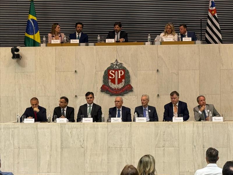 Presidente do TCMSP participa de entrega do Colar de Honra ao Mérito ao Prefeito Ricardo Nunes na Alesp
